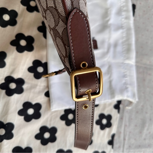 Coach Underarm Bag, Moon Bag, Brown - Picture 5 of 14